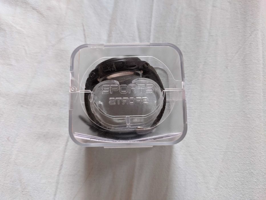 Часовник спортен водоустойчив  Нов, в кутия