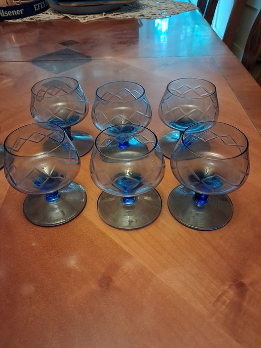 Set 12  pahare vin și coniac