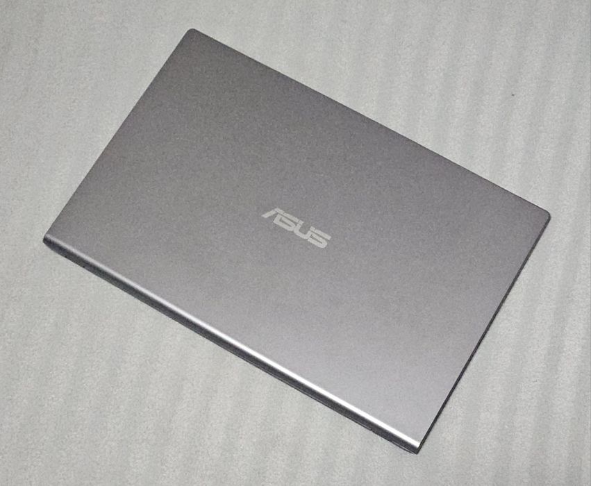 VivoBook Asus i7 10 th 16 GB RAM 512 GB SSD