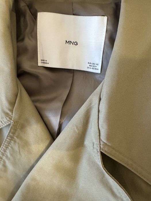 Плащ / Тренч Mango