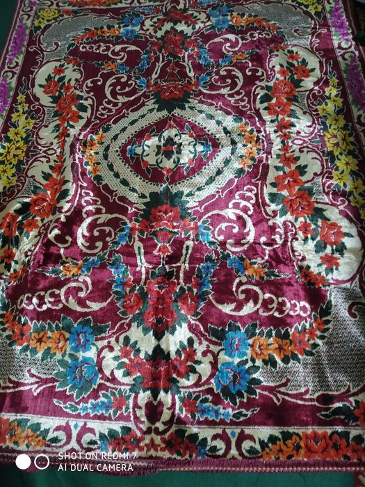 Янги гиламлар. 2-та бир хил