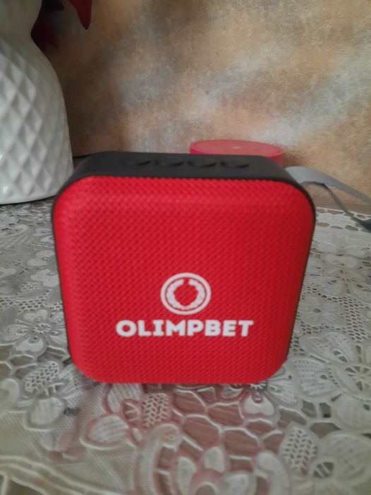 Продам блютузный колонка,плюс радио новый в упаковке цена 11000тг