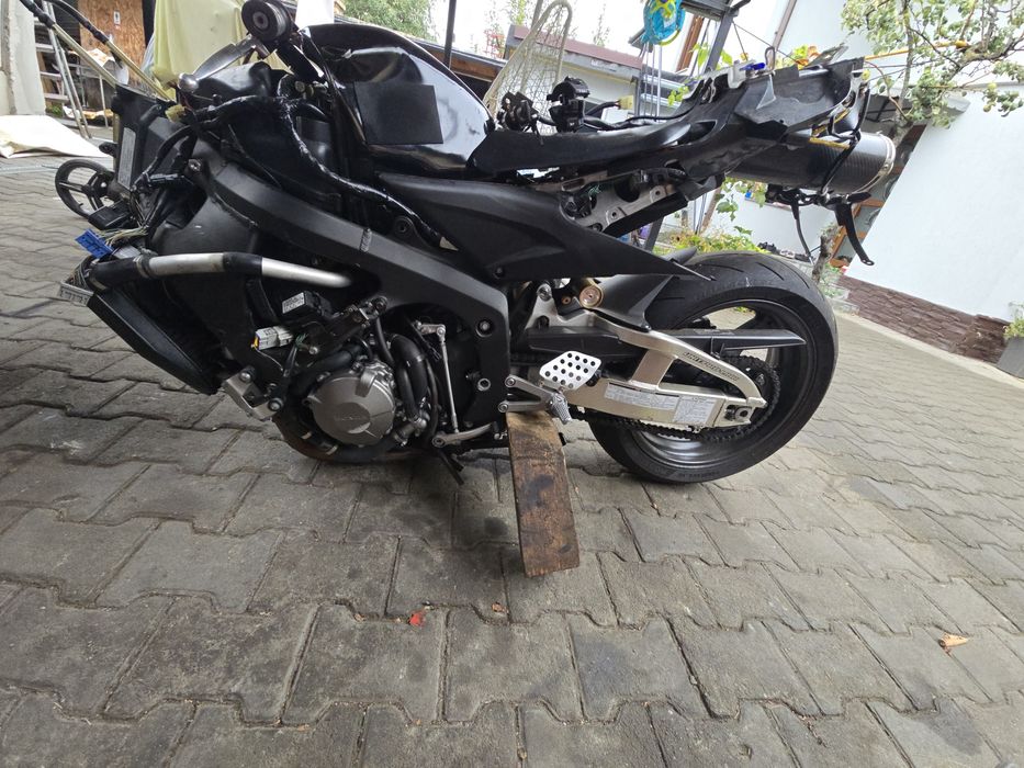 Dezmembrez Honda 600RR
