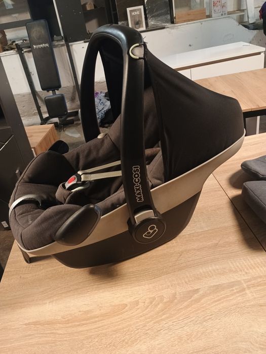 Столче за кола Maxi-Cosi Pebble Plus i-Size