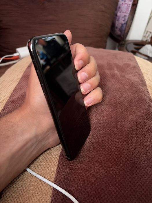 Apple iPhone X  (Работещ, в добро състояние)