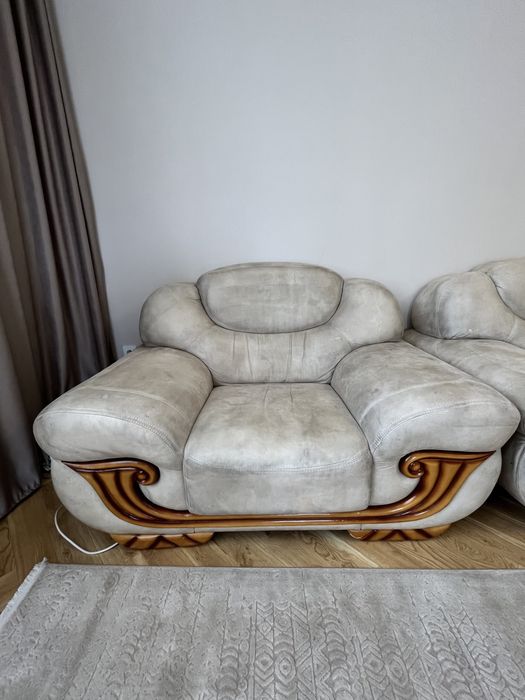 Кожанный диван с креслом