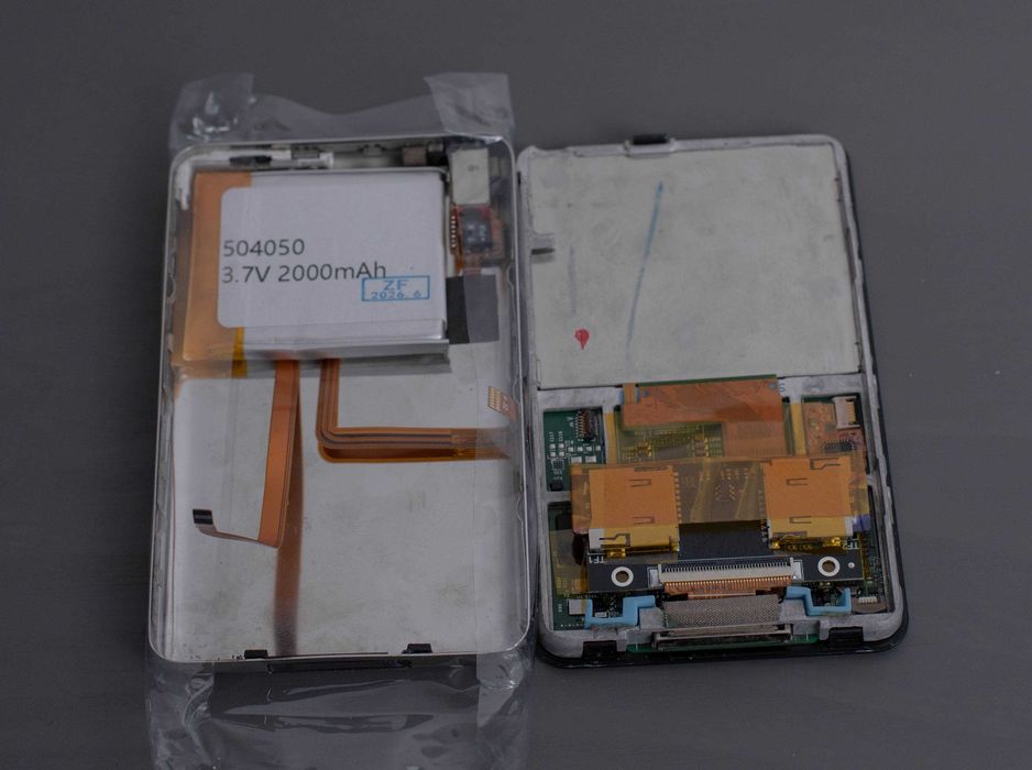 iPod Classic 6th Generation 128GB – Baterie 2000mAh, Carcasă Nouă