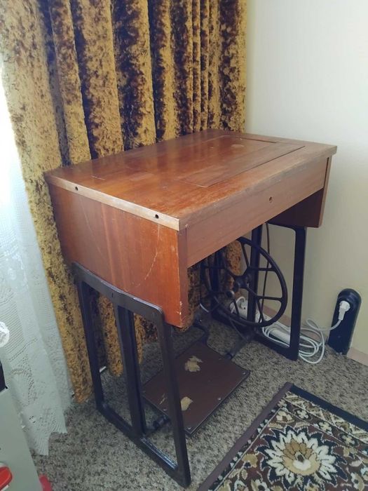 Стара Шевна Машина NAUMANN