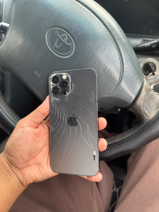 продается iPhone 12 pro