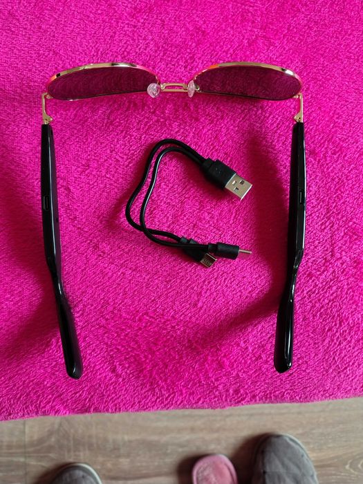 Ochelari prin bluetooth.
