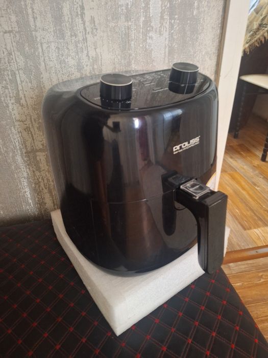 Аэрогрильница в отличном состоянии