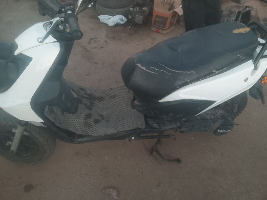 Продам скутер бумер ещё 2 есть М8