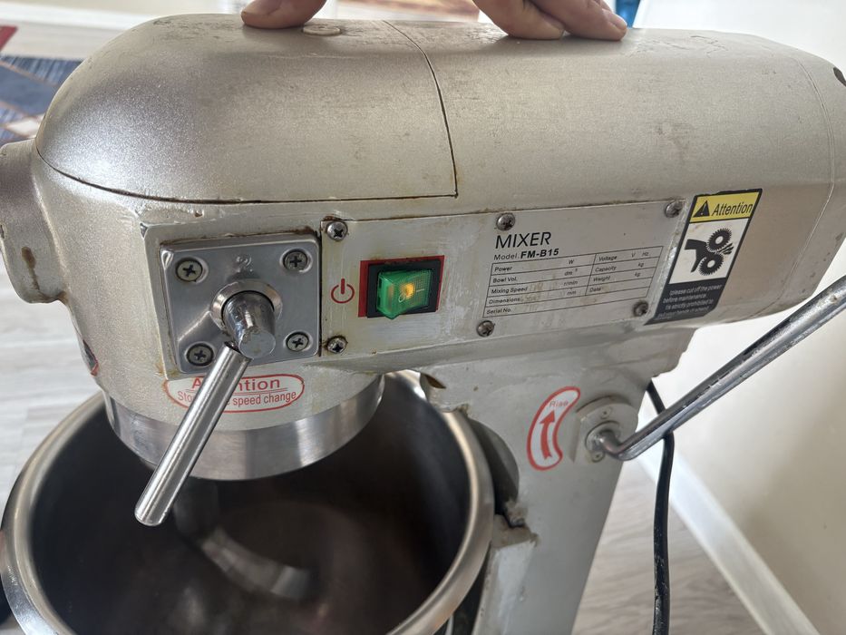 Тестомешалка в хорошем состоянии