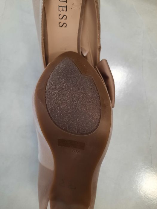Pantofi crem GUESS