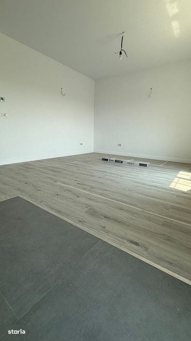 Casa parter cu 3 camere, curte și beci