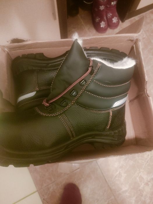 Продам рабочую обувь