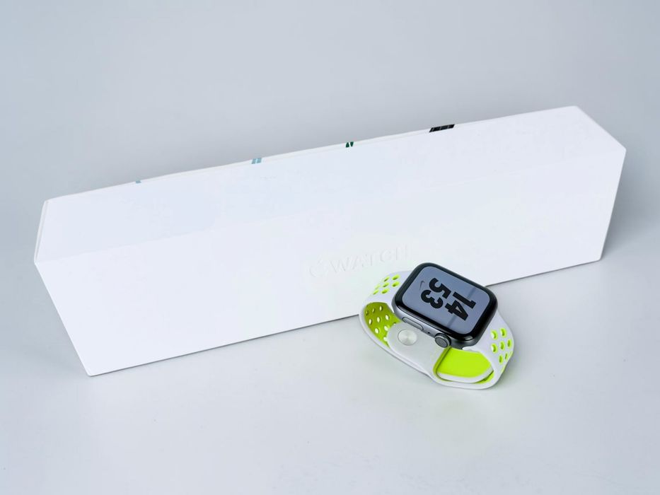 Apple Watch Series 4 Nike GPS 44mm Space Gray Перфектен! Гаранция!