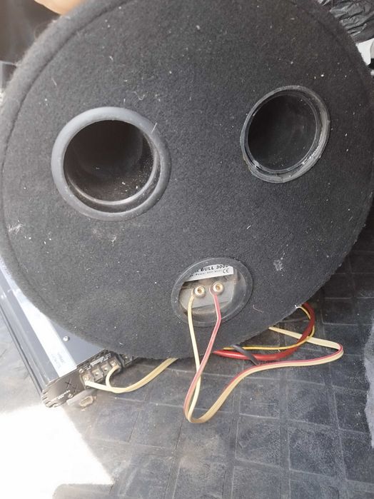 Subwoofer / tub de bass auto Magnat + statie auto Crunch