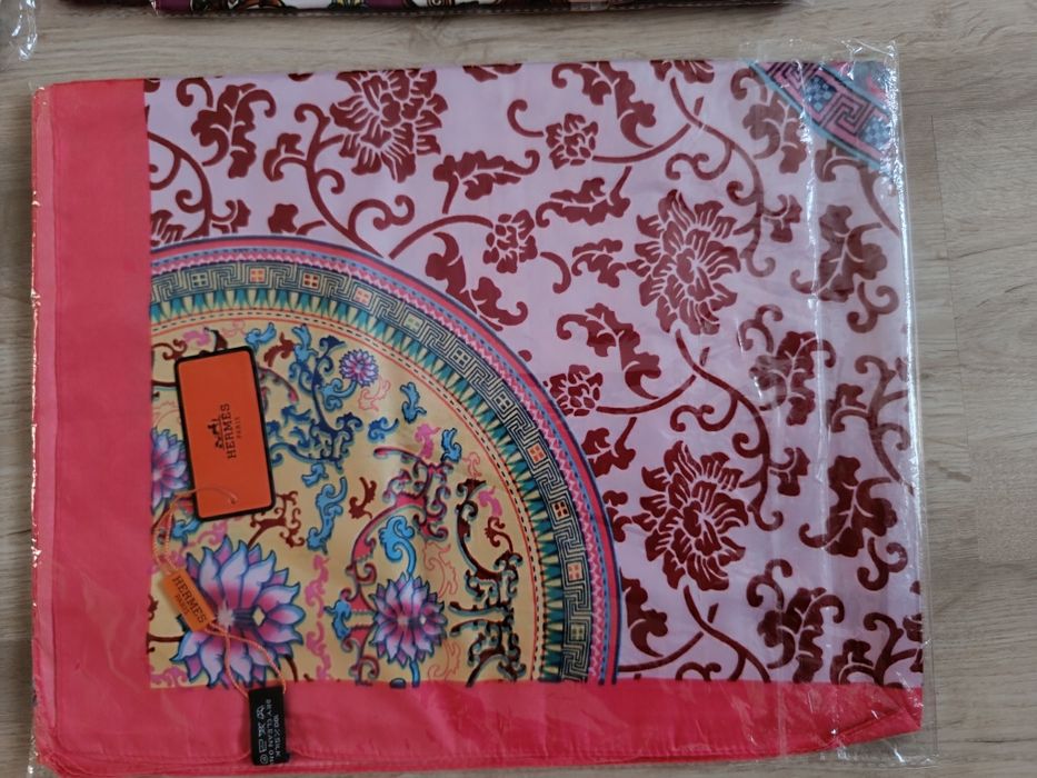 Женские новые платки