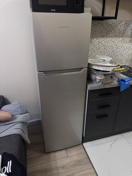 Холодильник Leadbros