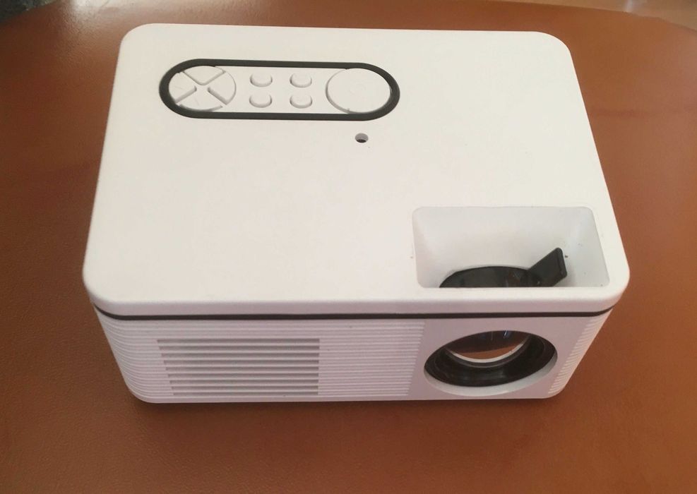 Miniproiector FullHD