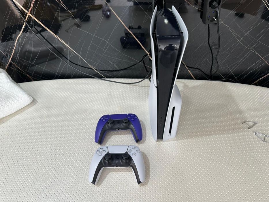 Продам Sony Playstation 5