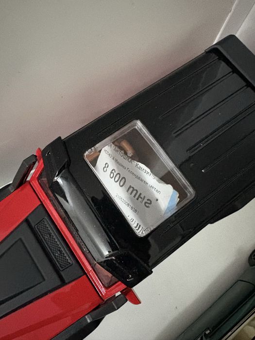 коллекция металлических машинок