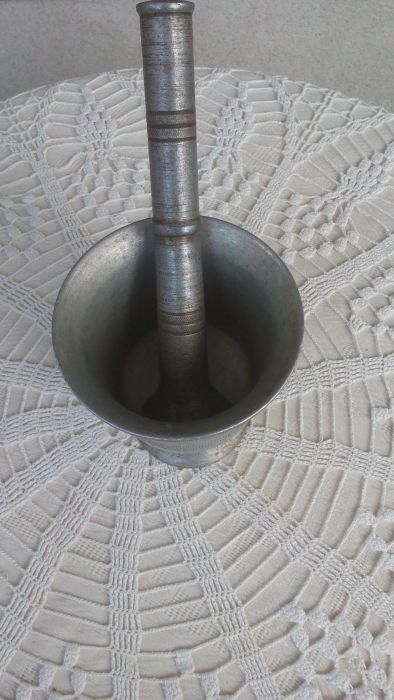 Голям алуминиев хаван с 4укало