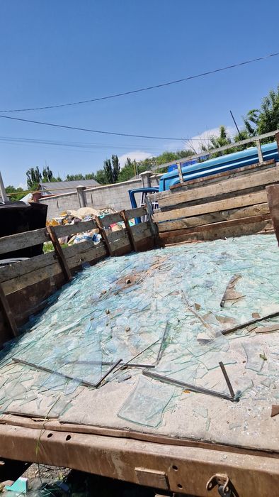 Стекло қабылдаймыз. Принимаем стекло