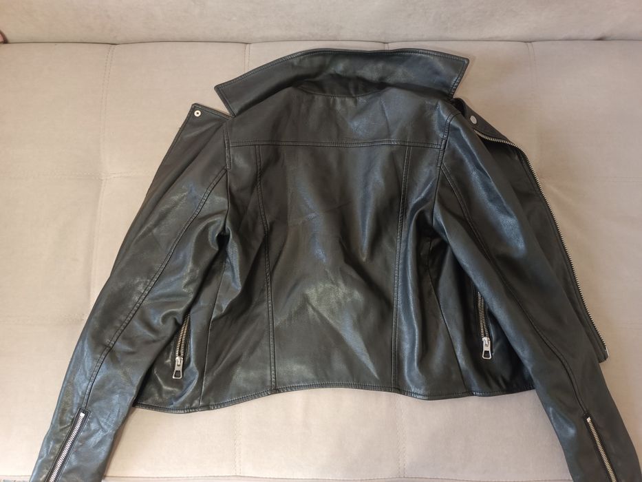 Продам куртку кожаную