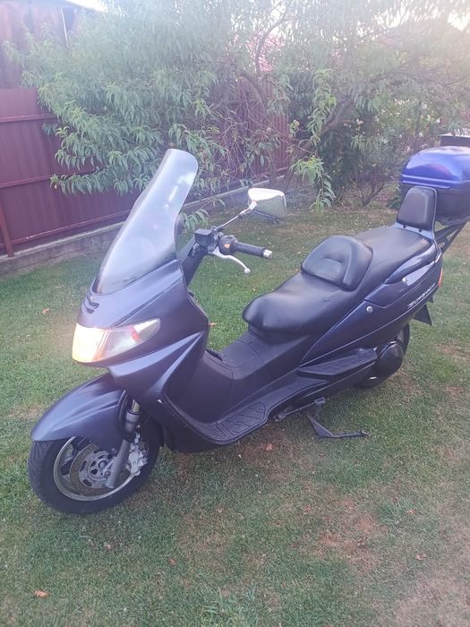 Scuter Suzuki Burgman