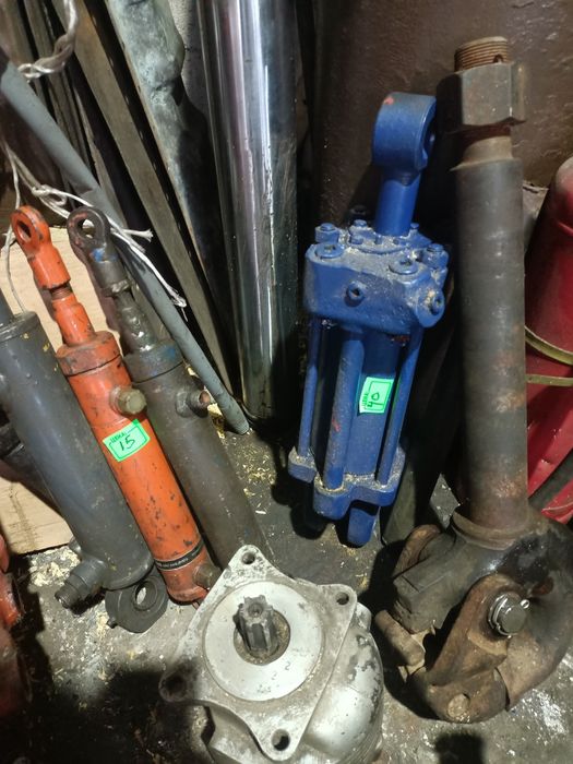 Продам разные цилиндры и птс, поворотные К700