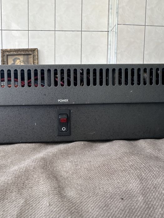 Sursa de alimentare Mackie 220 wati