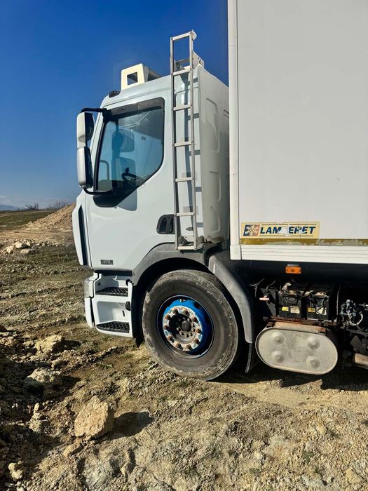 Продавам камион на части