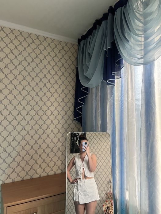 Продам , жилетку , шорты , рубашку