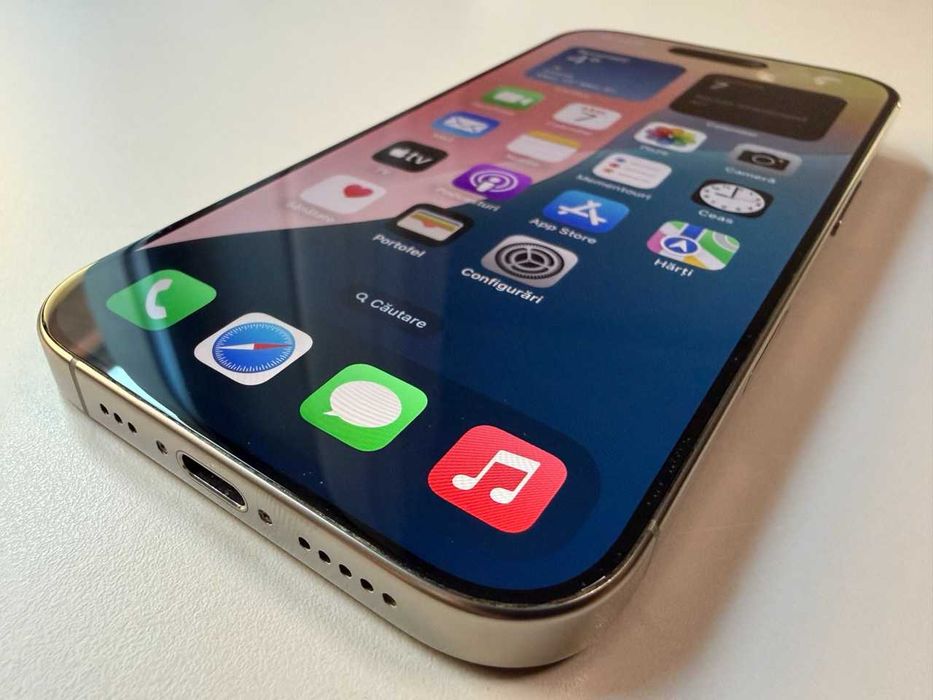  Apple / iPhone 16 Pro 128 Gb / Natural / 92% Acumulator