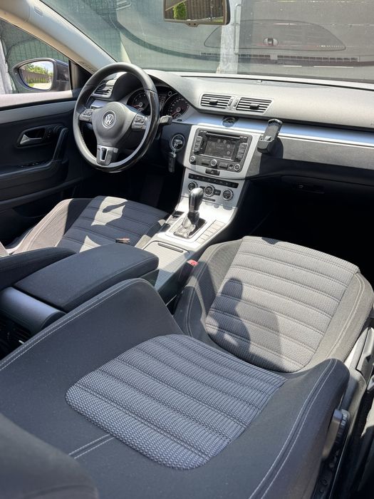 VOLKSWAGEN Touran 2010 — imagine 5