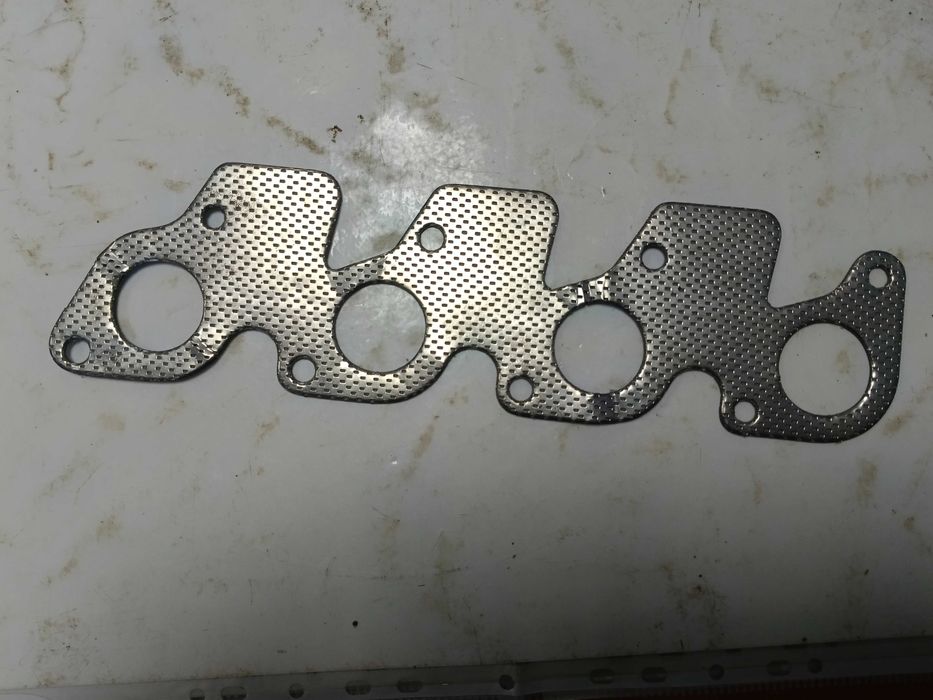 Продам стекло на Москвич