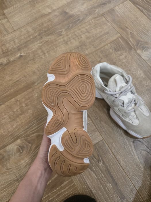 Adidași Yeezy 500