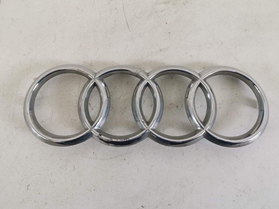 Емблема за радиаторна решетка Ауди А3 8В [фейслифт] Оригинална Audi A3