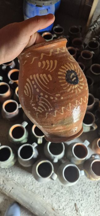 Oale din lut diferite mărimi