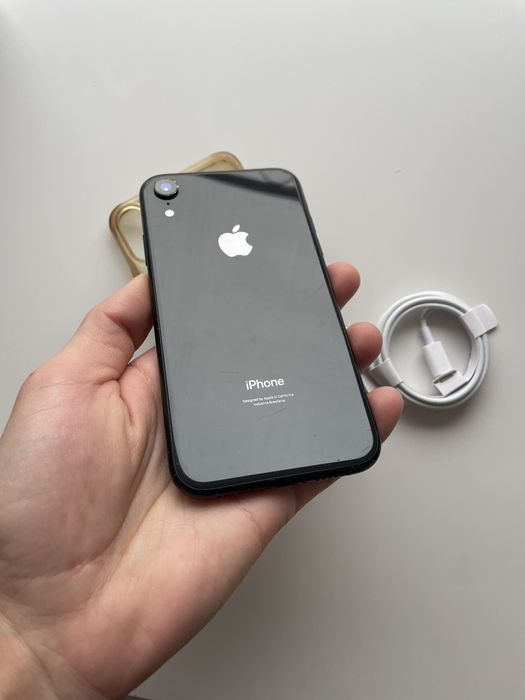 • Iphone XR •  BATERIE 92% •