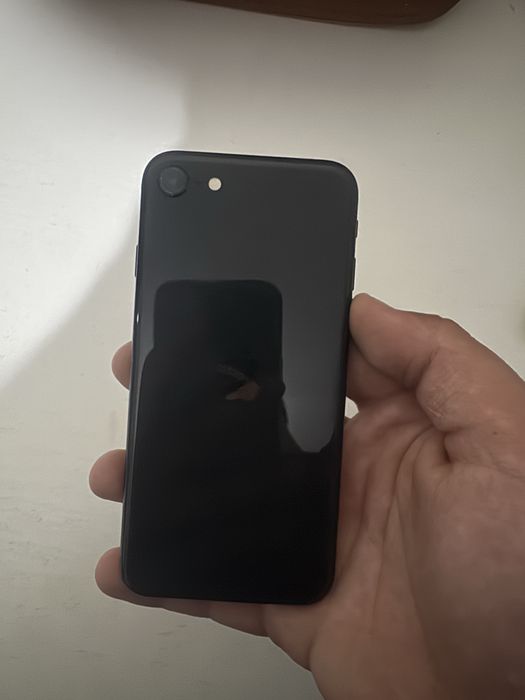 Продам айфон се 2 поколение