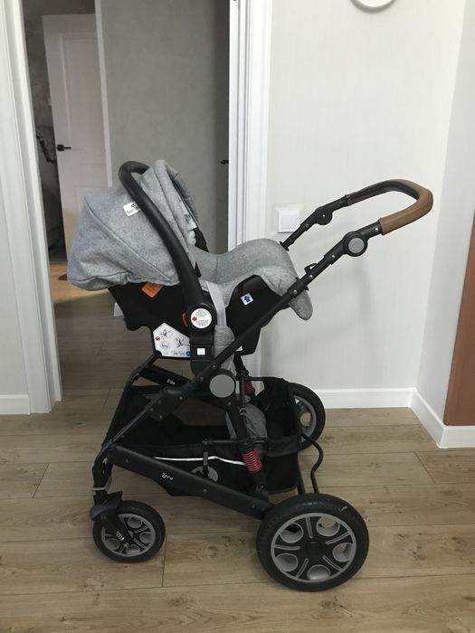 Продаю коляску с люлькой