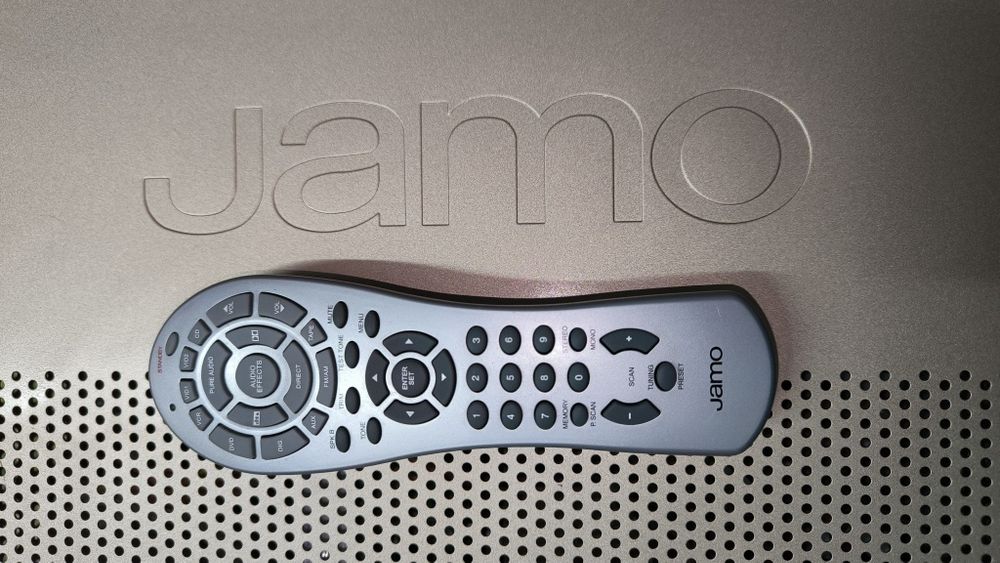 Receiver Jamo AVR 690