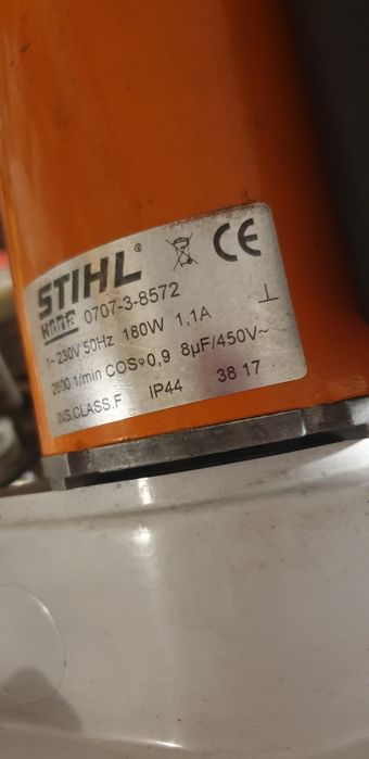 Mașină de ascutit lanțuri Stihl.