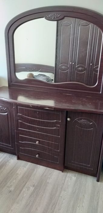 Spalniy mebel xolati yaxshi