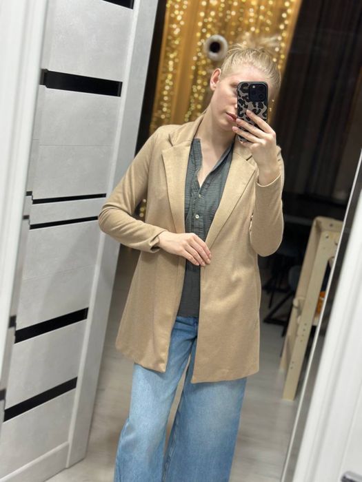 Пиджак и джинсовая ветровка