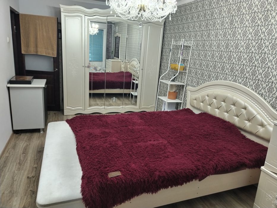 Продам спальнию гарнитур