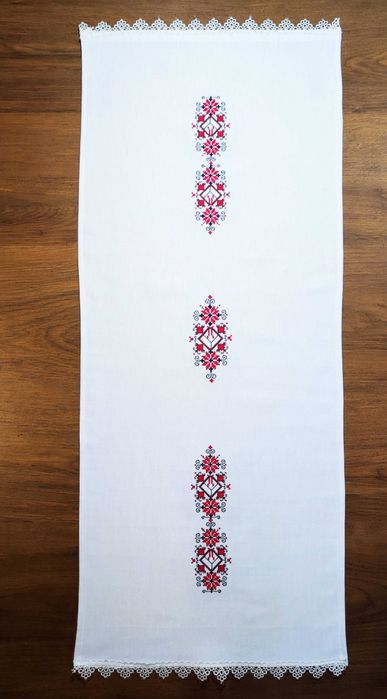 бродиран тишлайфер с българска шевица